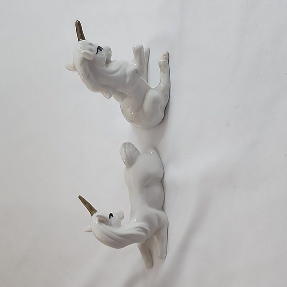 Vintage Porcelain Enesco White and Gold Unicorn Figurines - Picture 5 of 14